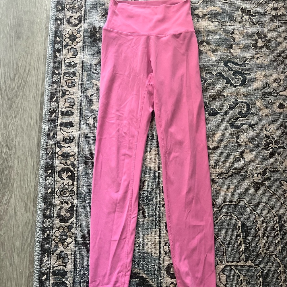 NVGTN Vibrant Pink High-Waisted Leggings